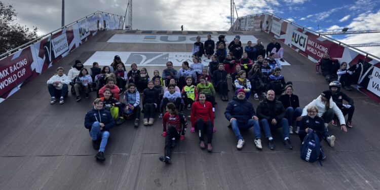 (Vidéo) 50 jeunes pilotes ont participé au stage 100% féminin du BMX Club Sarrians