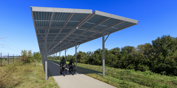 Le premier parc photovoltaïque linéaire sur véloroute sort de terre le long du Rhône