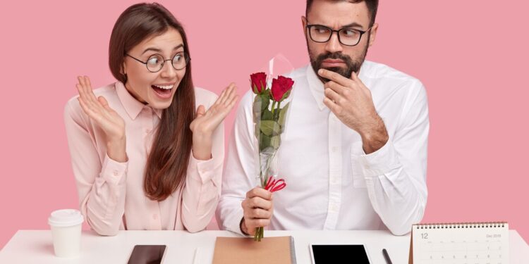 Saint-Valentin : les Français tombent-ils encore amoureux au travail en 2025 ?