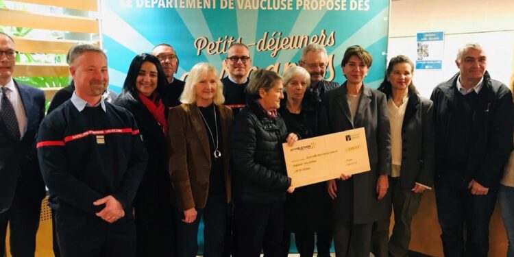 Le Département de Vaucluse a remis un chèque de 2206€ à l’AFM-Téléthon