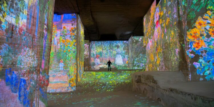(Vidéo) Carrières de Lumières, Monet et Rousseau se partagent la cathédrale minérale