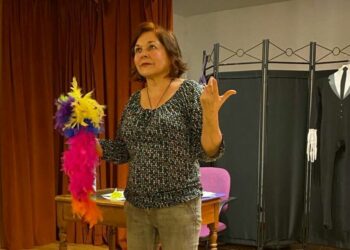 ‘L’Ile des Pingouins’, une conférence gesticulée à l’Isle-sur-la-Sorgue