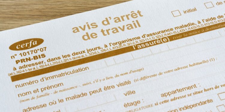 Arrêts de travail : les entreprises refusent de subir la hausse de coût