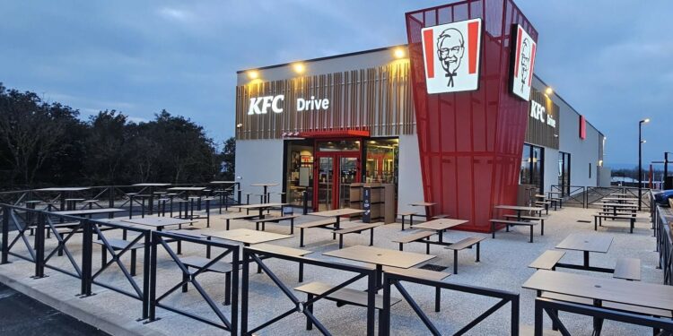 KFC ouvre un nouveau restaurant à Orange