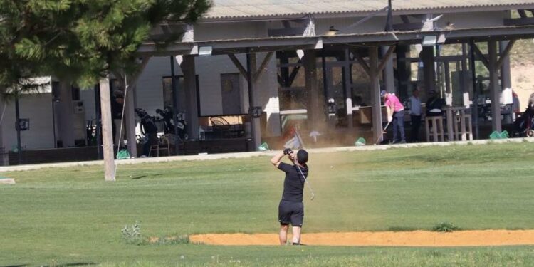 L’inauguration du Golf des Ocres à Villars a obtenu un franc succès