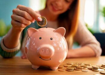 60 ans de l’accès au compte bancaire pour les femmes mariées : quelle répartition de l’argent dans le couple ?