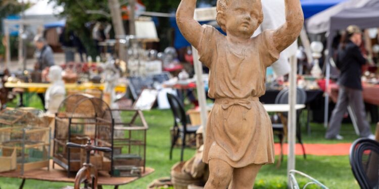 Foire Antiquités & Brocante à L’Isle-sur-la-Sorgue : quel impact sur la circulation et le stationnement ?