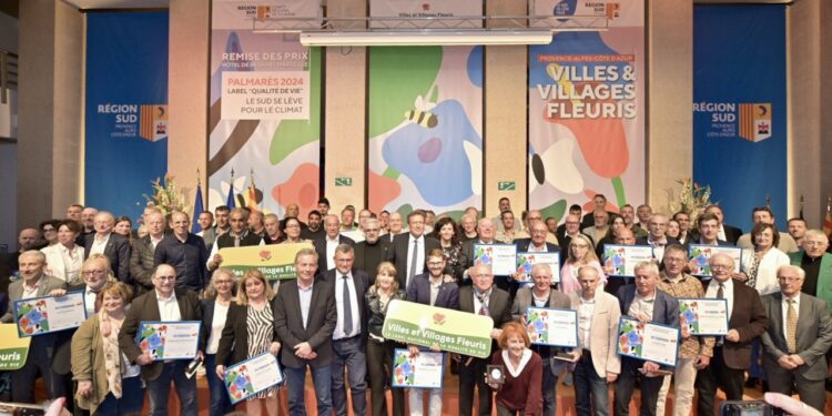 « Dites-le avec des fleurs » : Auribeau, Monieux et Camaret distingués pour la valorisation de leur environnement