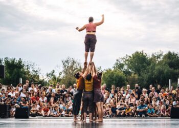 La Tour d’Aigues se transforme en terrain de cirque à l’occasion du festival Fadoli’s Circus