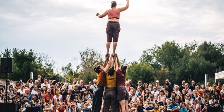 La Tour d’Aigues se transforme en terrain de cirque à l’occasion du festival Fadoli’s Circus