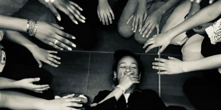 ‘We are family’ : la comédie musicale des collégiens d’Anselme Mathieu