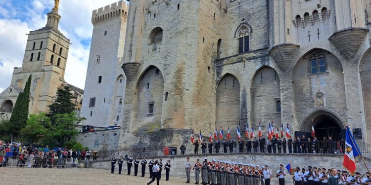 8 mai 1945 – 8 mai 2025 : une centaine d’enfants ont participé à ce devoir de mémoire à Avignon