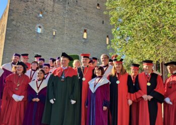 Soirée d’apparat à Châteauneuf-du-Pape avec le 359e Chapitre de l’Échansonnerie