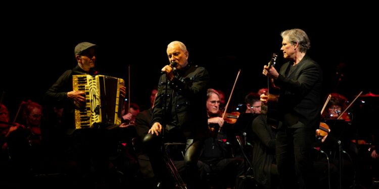 Ultime concert de Bernard Lavilliers avec l’Orchestre National Avignon-Provence ce mercredi au Théâtre Antique d’Orange