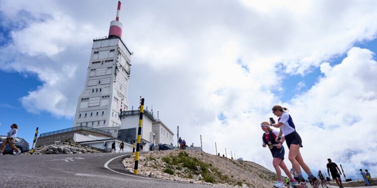 (Vidéo) Plus de 1 600 coureurs sont prêts à gravir le Mont Ventoux