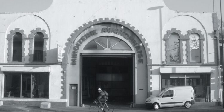 « Laisser passer la lumière », tel est l’ADN de la Miroiterie Avignonnaise depuis 50 ans