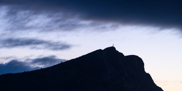Livre : le photographe Camille Moirenc rend hommage à la Sainte-Victoire