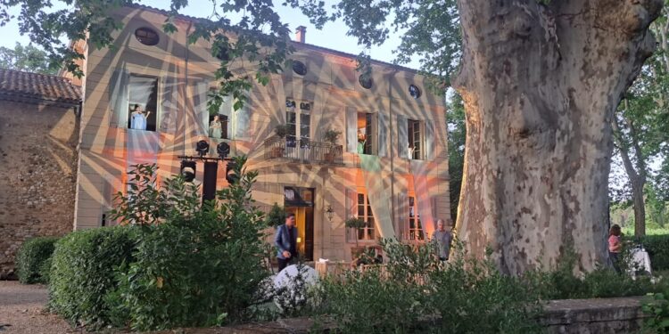 Le Domaine Le Vallon à Aubignan, un écrin de verdure pour vibrer à l’unisson avec la nature