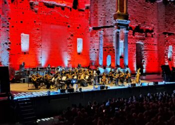 Bernard Lavilliers : « On the road again » à Orange pour une communion métissée et symphonique