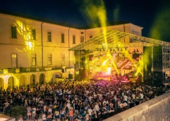 Carpentras : deux nuits festives à l’Hôtel-Dieu avec le Kolorz Festival