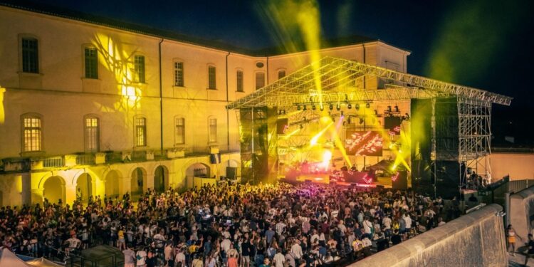 Carpentras : deux nuits festives à l’Hôtel-Dieu avec le Kolorz Festival