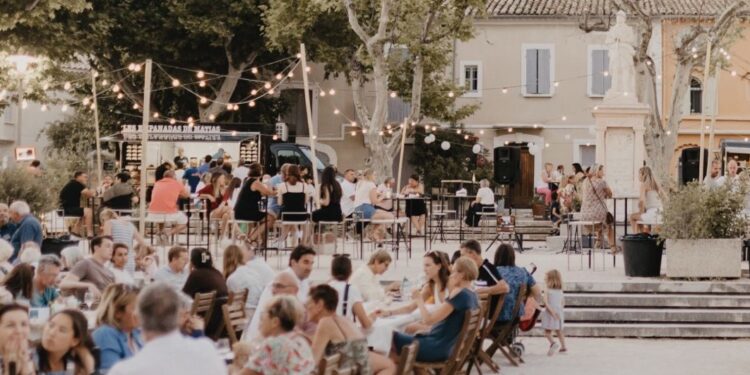 Avec ‘Quand VIN le soir’, Rasteau invite à fêter son double cru classé pour son Vin Doux Naturel et pour ses rouges secs