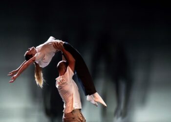 Un ‘Prélude’ du chorégraphe Kader Attou énergique et bouillonnant à la Scala Provence