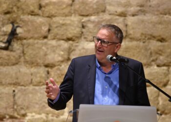 Claude Avril , maire de Châteauneuf-du-Pape : « Ce sont les projets qui nous font avancer »