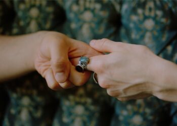 Arles, Saintes ou Sorcières, quand l’invisible tend la main