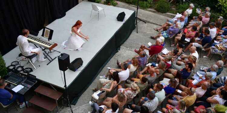 Avignon, Eclats de scène, La Cour des notaires fête ses 20 ans