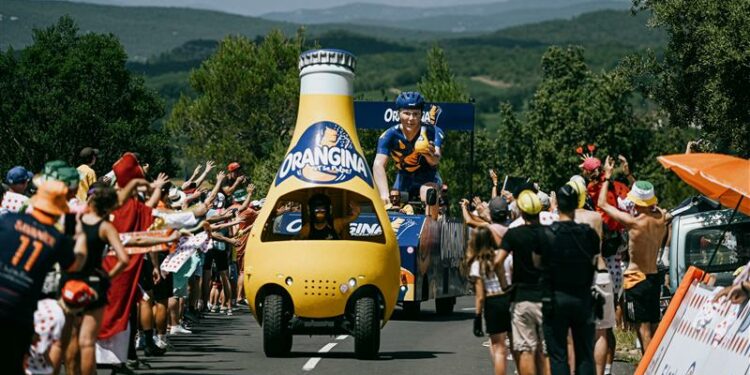Orangina : la petite canette vauclusienne qui secoue les fans du Tour