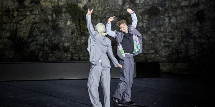 Anne Teresa De Keersmaeker en quête de l’inaccessible étoile dans les Carrières de Boulbon