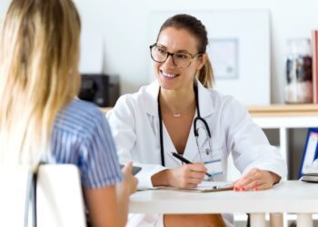 96% des Français jugent leur relation avec leur médecin bonne : un lien solide, mais sous pression