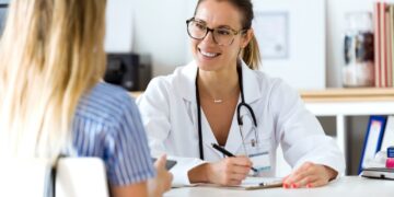 96% des Français jugent leur relation avec leur médecin bonne : un lien solide, mais sous pression