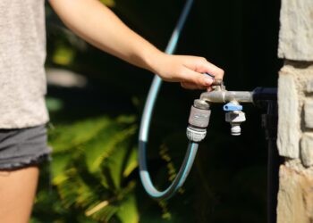 Alerte sécheresse en Vaucluse : la préfecture prend des mesures de  restriction de l’usage de d’eau