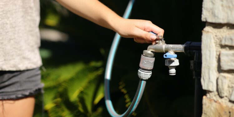 Alerte sécheresse en Vaucluse : la préfecture prend des mesures de  restriction de l’usage de d’eau