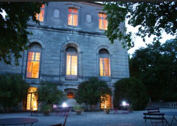 (Vidéos) Villeneuve-lès-Avignon, L’Abbaye Saint-André au Clair de lune