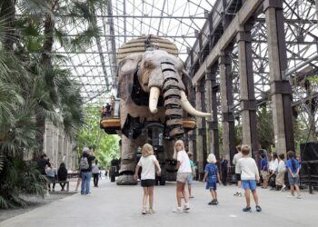 Le Grand Éléphant, vigie des univers mécaniques de Nantes