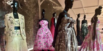 SCAD Lacoste : déjà 15 000 visiteurs atteints pour la première exposition Dior en Provence
