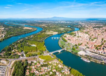 ‘Comment partager l’eau en France ?’, un livre-somme, fruit du travail d’une centaine de scientifiques