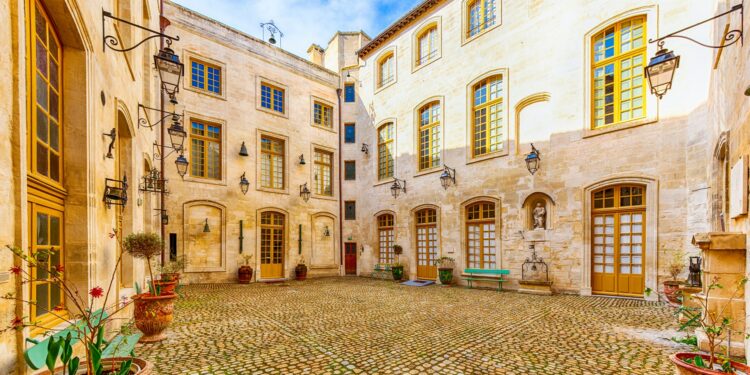 Avignon parmi les beaux centres historiques au monde