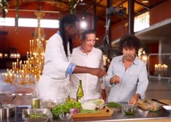 (Vidéos) Mathieu Lustrerie se transforme en cuisine pour une émission sur France 3