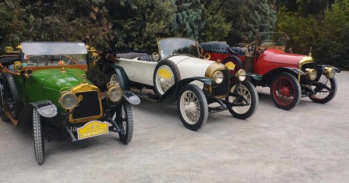 Des voitures ‘ancêtres’ parcourent le Gard, le Vaucluse et les Bouches-du-Rhône durant 3 jours