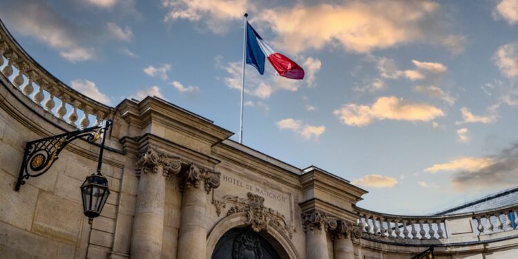 Sébastien Lecornu, le CDD le plus précaire de la Ve République : 28 jours à Matignon