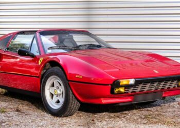 Sous le marteau d’Avignon : un défilé de légendes automobiles