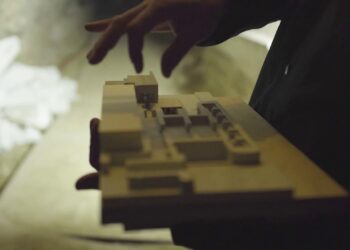 (Vidéo) Une invitation à « Penser l’incertitude » au Théâtre des Halles