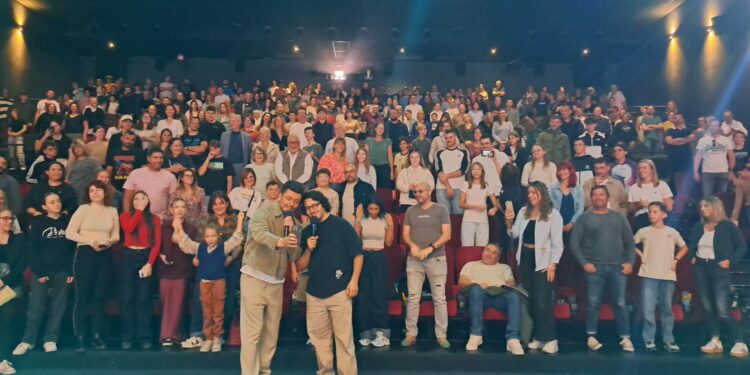 (Vidéo) Kev Adams au Capitole du Pontet pour l’avant-première du film ‘Le Jour J’ qui sort le 15 octobre