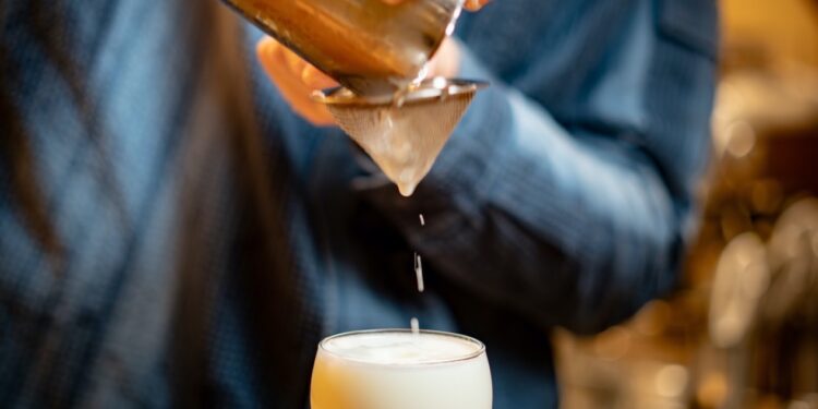 Apprendre à faire des cocktails avec la Distillerie Manguin et Baryum 56