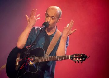 Le chanteur humoriste Frédéric Fromet ouvre la saison au théâtre de l’Arrache-Cœur à Avignon