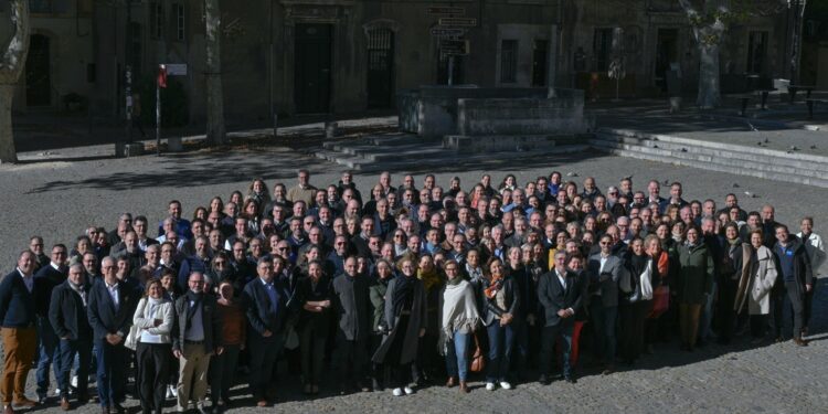 Bras droit des dirigeants : le réseau de cadres externalisés qui booste l’entreprise